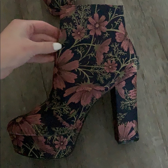 qupid milky way bootie